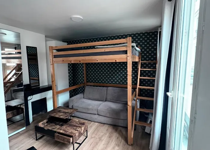 Equipe, Lumineux A Apartment *
