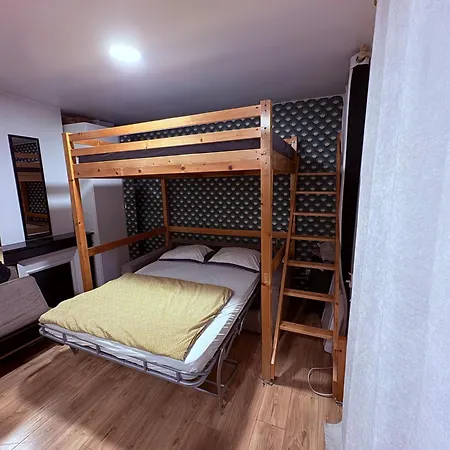 Equipe, Lumineux A Париж