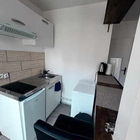 Equipe, Lumineux A Lägenhet